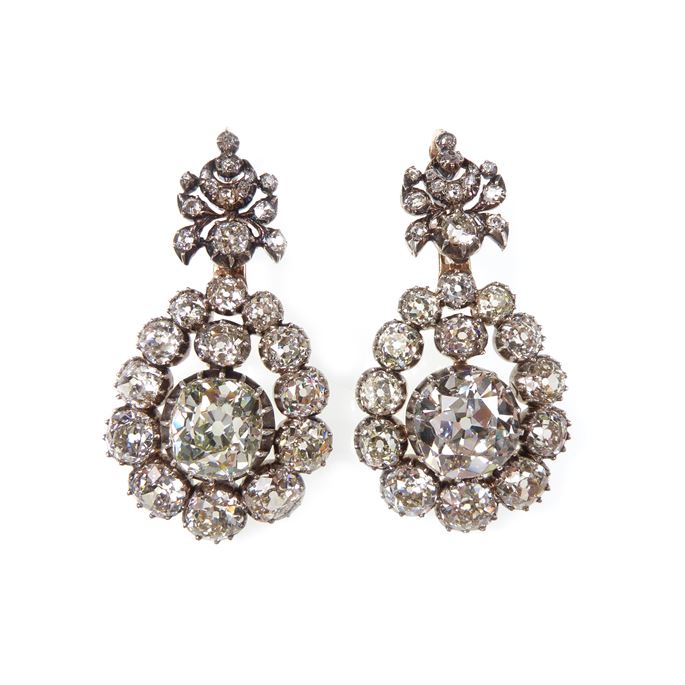 Pair of diamond drop cluster earrings | MasterArt